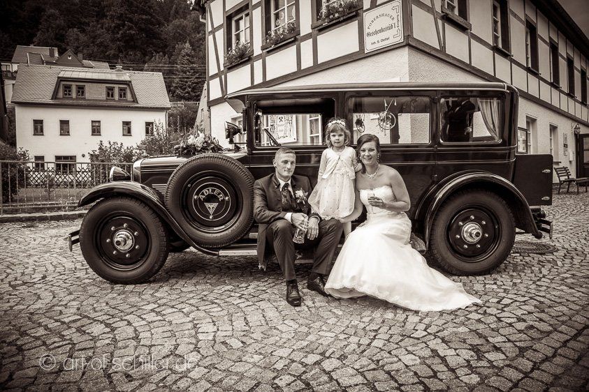 Hochzeits-Fotoshooting mit dem Oldtimer "Adler"